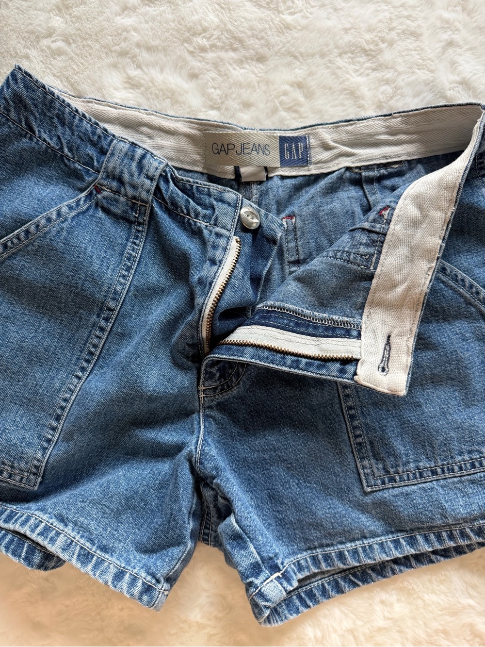 Gap Vintage Denim Women’s Shorts - Picture 3 of 5